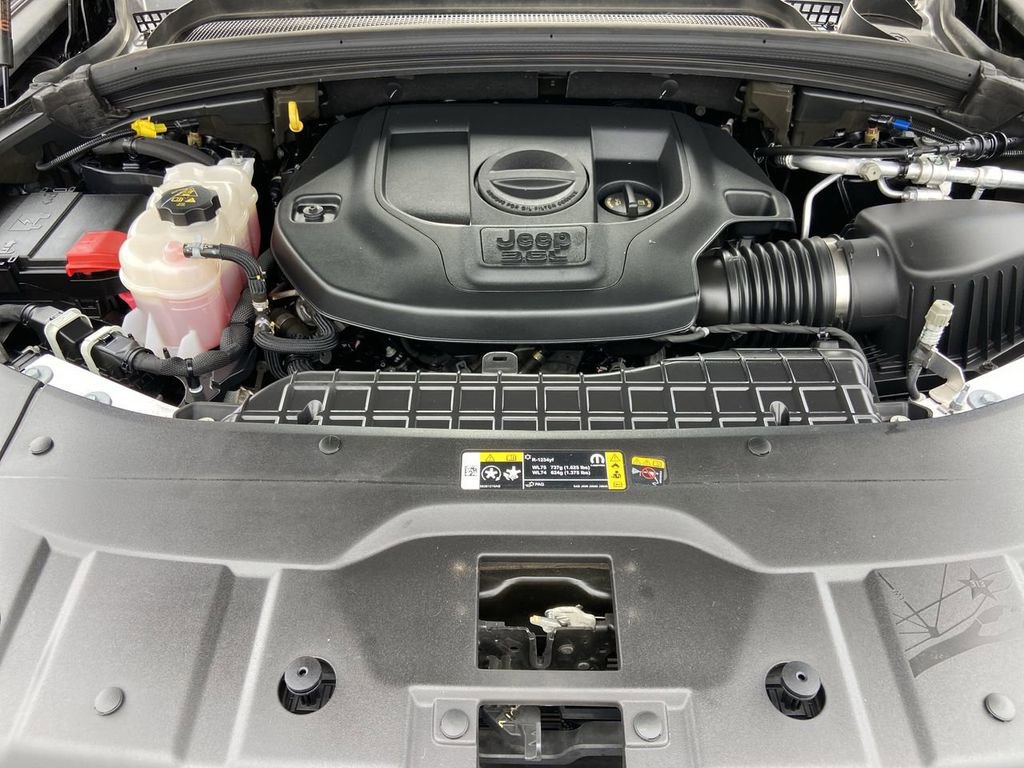 Used 2023 Jeep Grand Cherokee L Summit w/ Advanced Protech Group IV AWD/4WD image 27