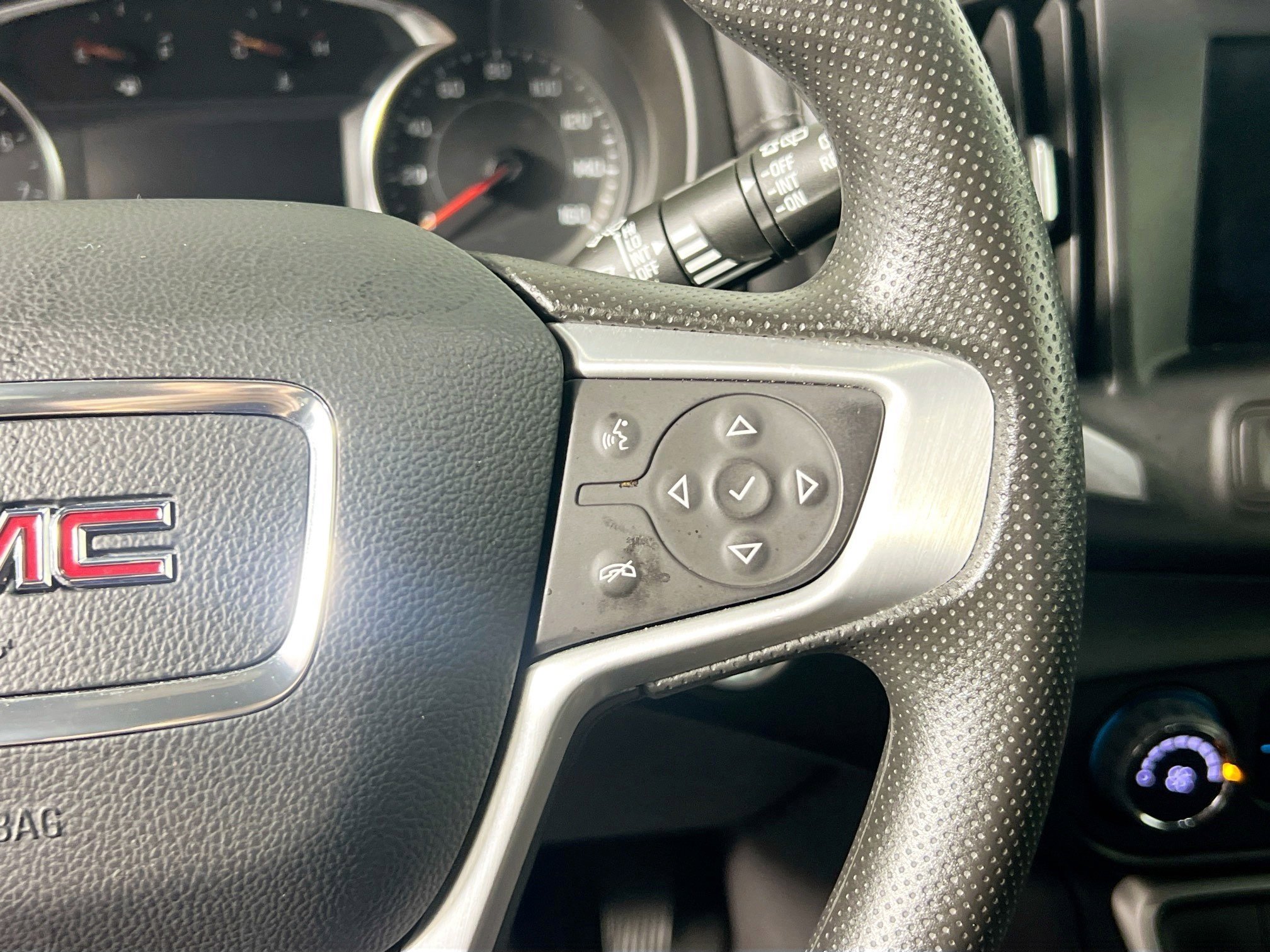 Used 2024 GMC Terrain SLE image 19