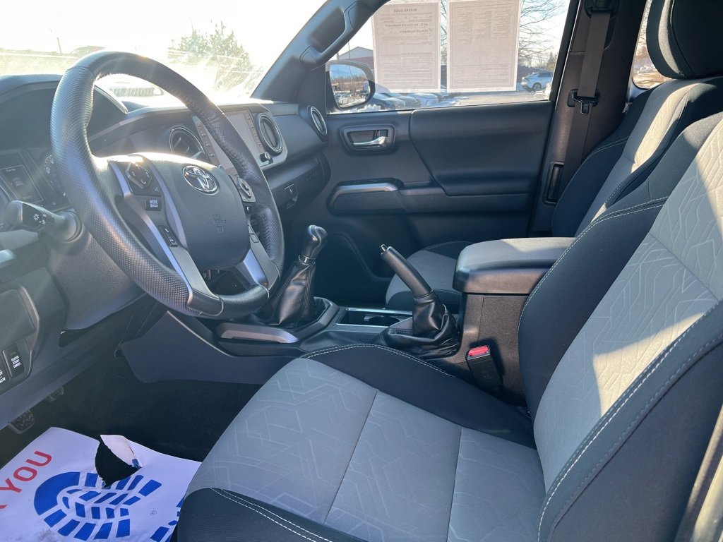 Used 2020 Toyota Tacoma TRD Sport image 7