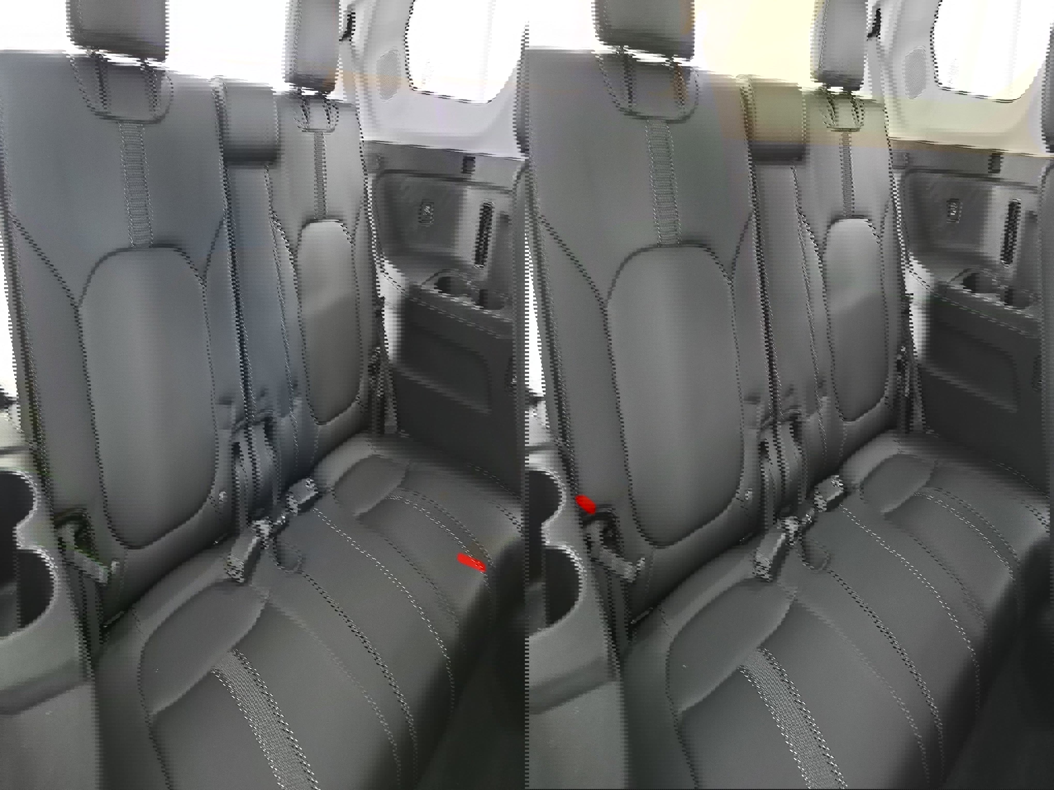 Used 2025 Honda Pilot Touring image 12