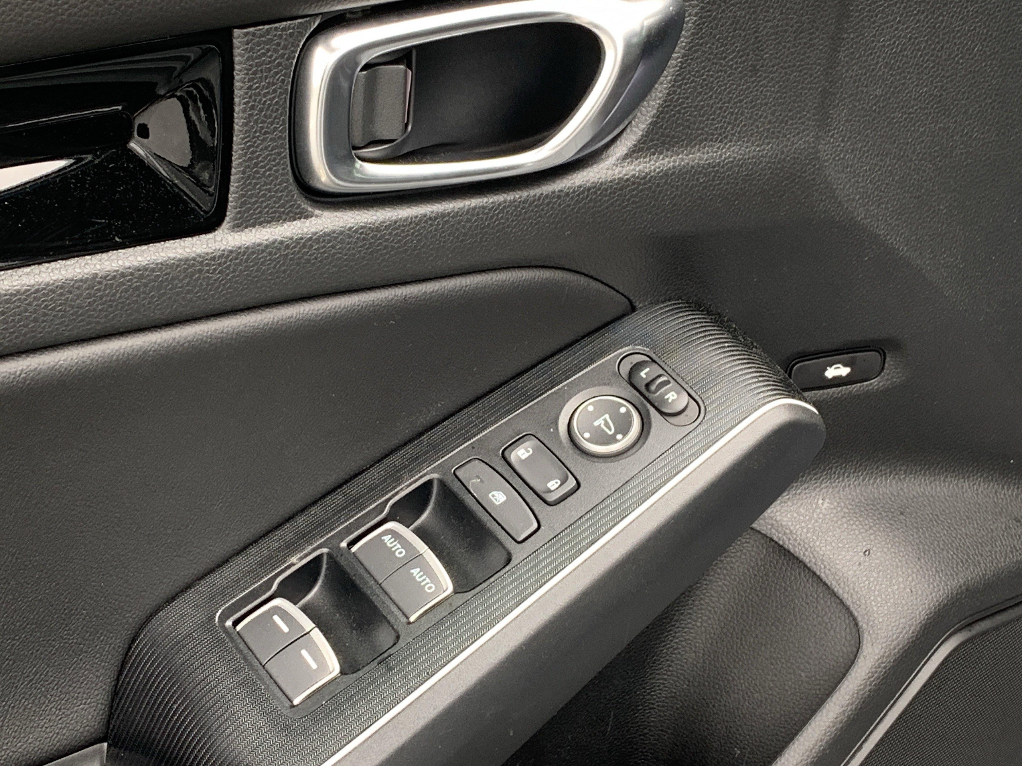 Used 2025 Honda Civic Sport Touring image 15