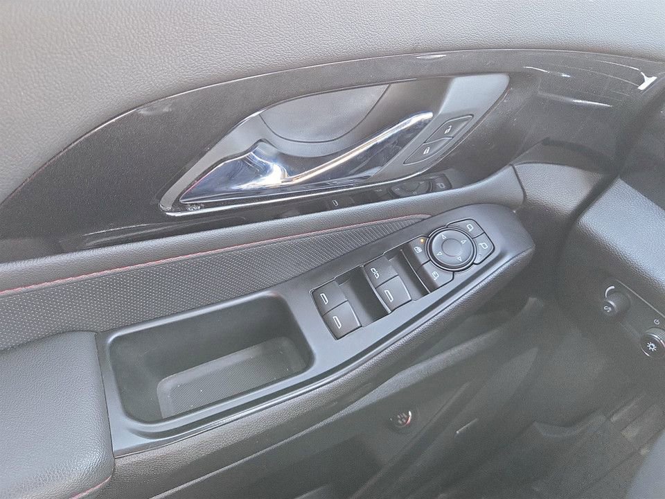 Used 2023 Chevrolet Traverse RS w/ LPO, Floor Liner Package image 21