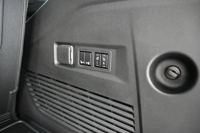 New 2026 GMC Yukon Denali w/ Denali Reserve Package image 36