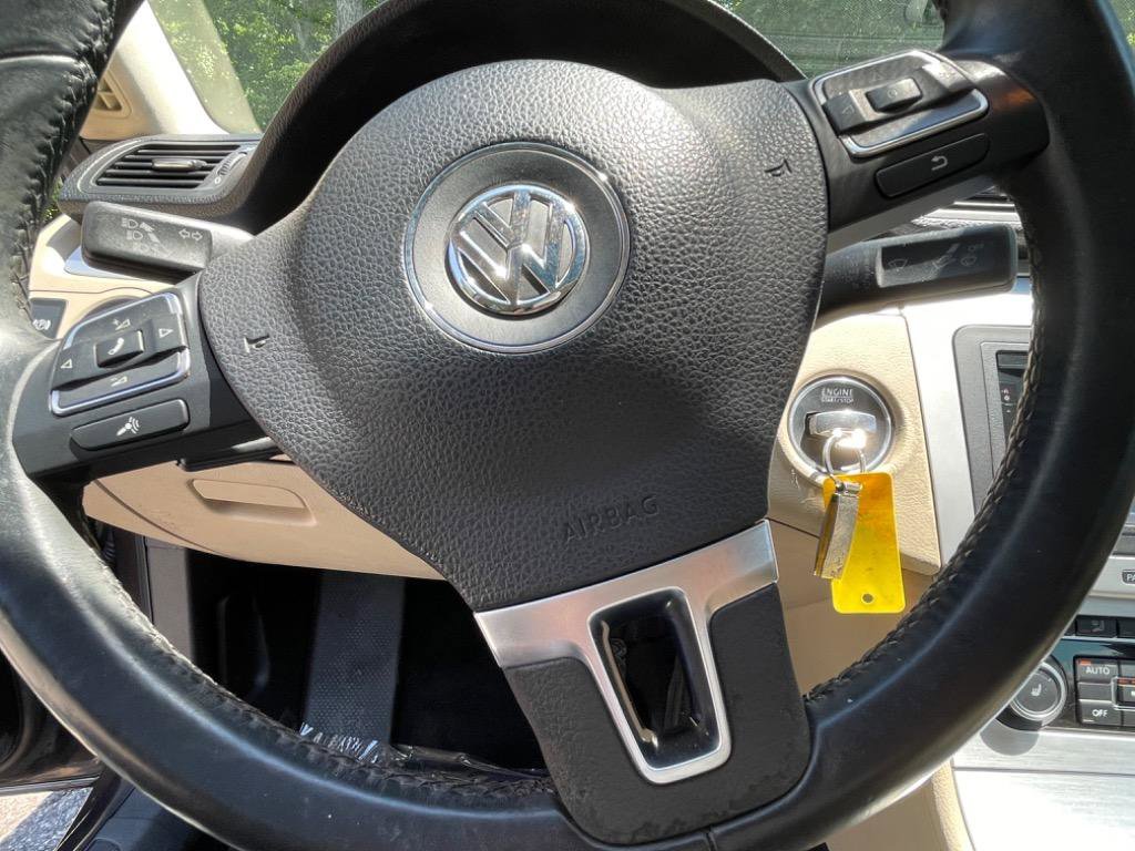 Used 2009 Volkswagen CC Luxury image 18