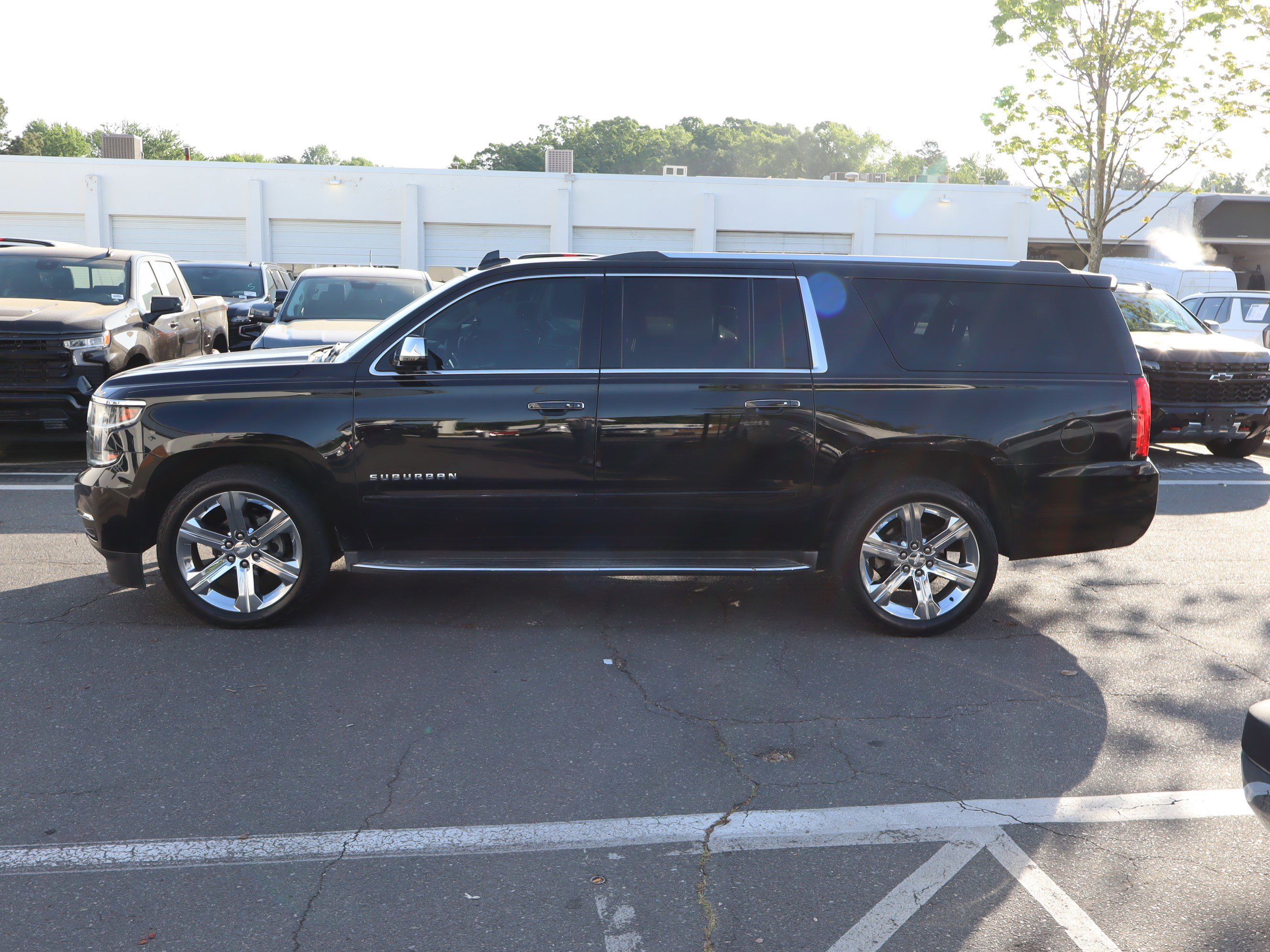 Used 2016 Chevrolet Suburban LTZ RWD image 18