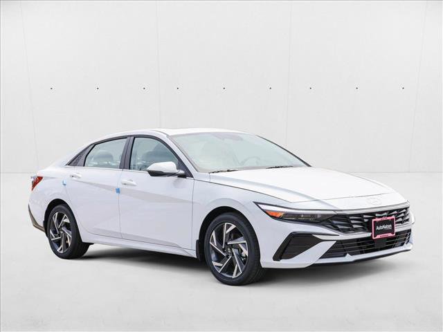 New 2025 Hyundai Elantra Limited image 3