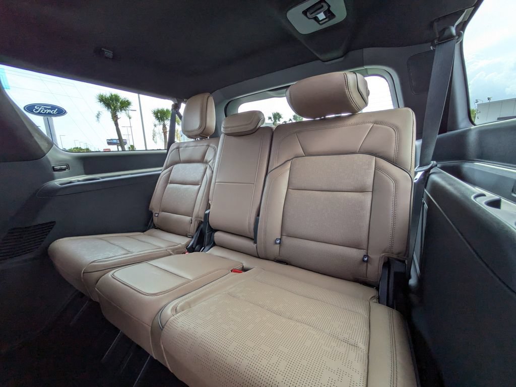 New 2026 Lincoln Navigator L Black Label AWD/4WD image 14