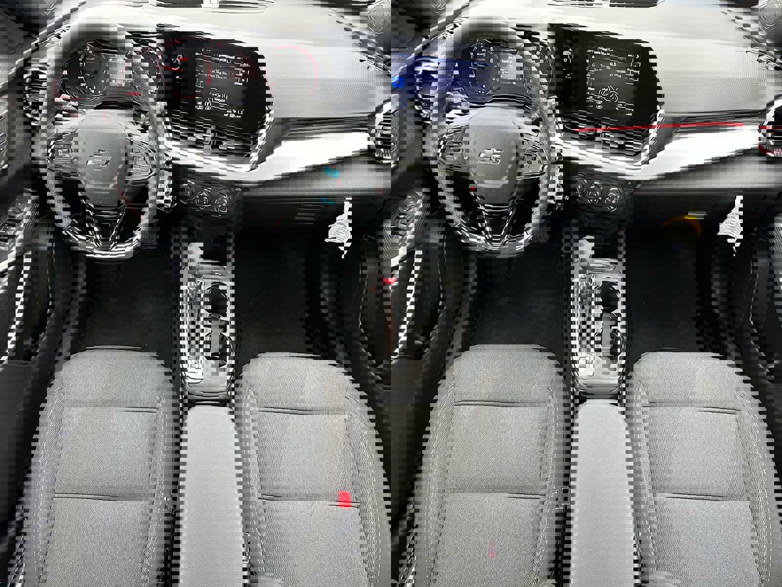 Certified 2025 Chevrolet Trax RS w/ Sunroof Package image 19