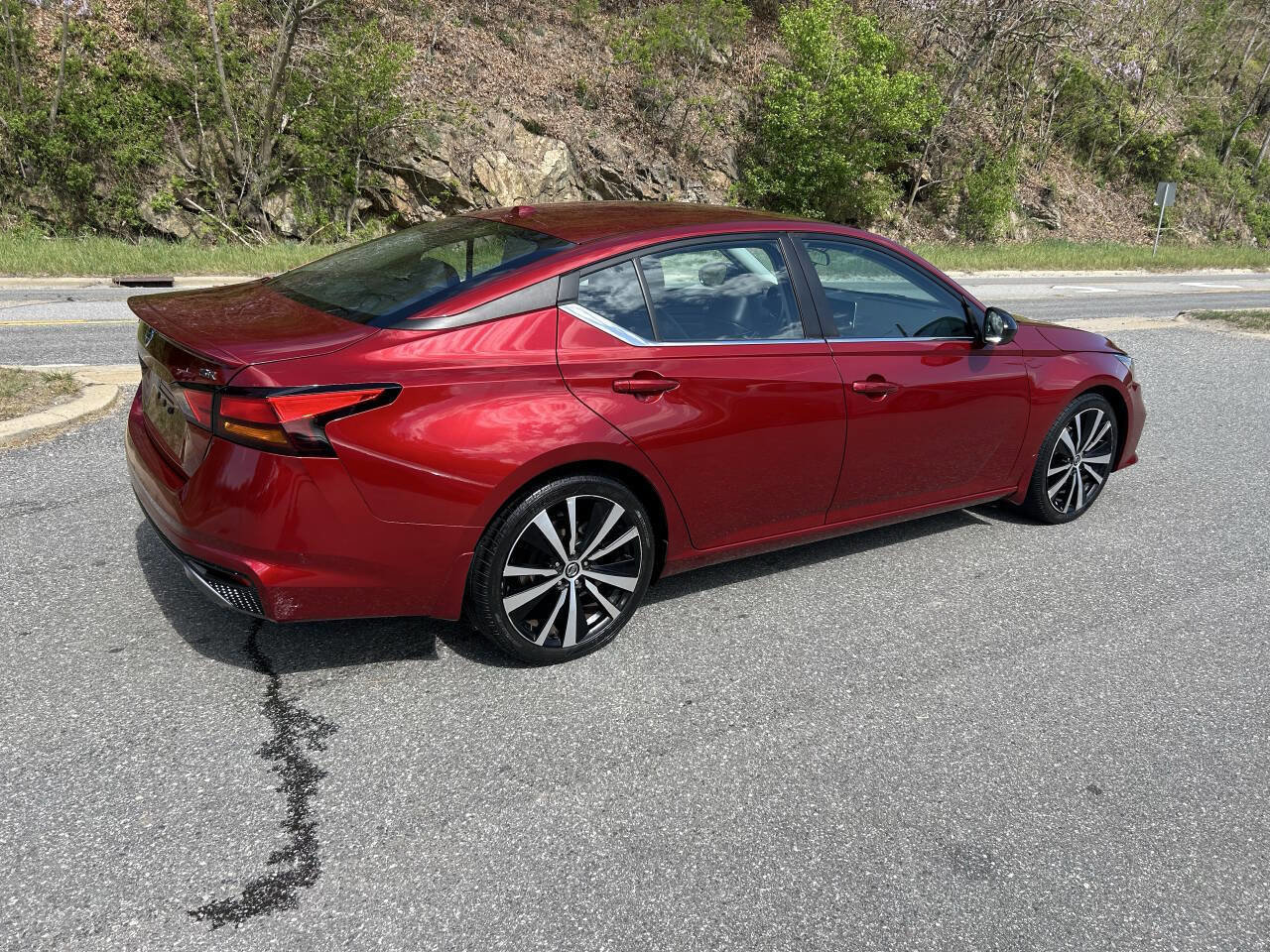 Used 2019 Nissan Altima 2.5 SR FWD image 10