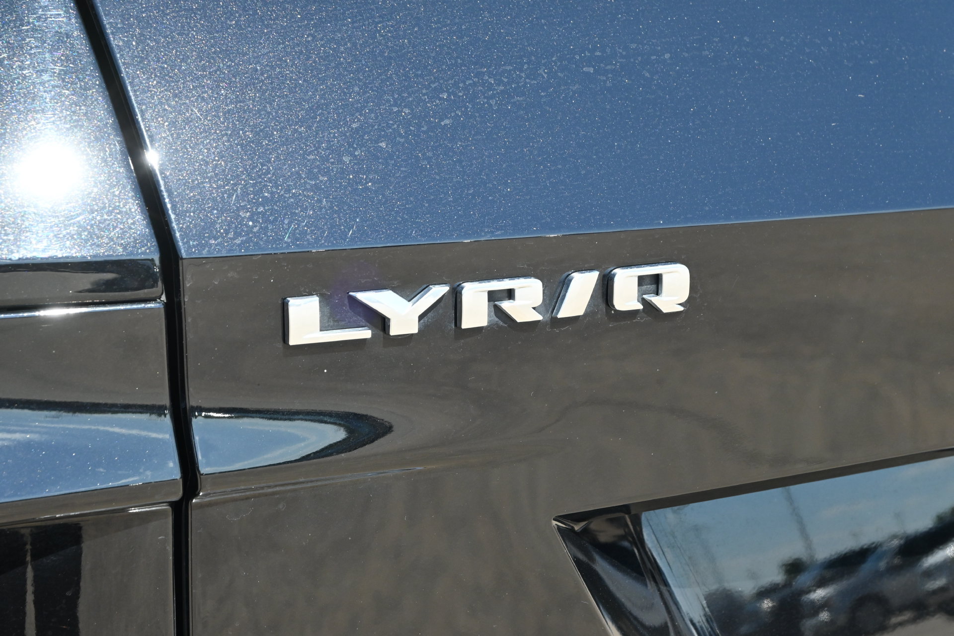 Certified 2024 Cadillac Lyriq Luxury AWD/4WD image 19