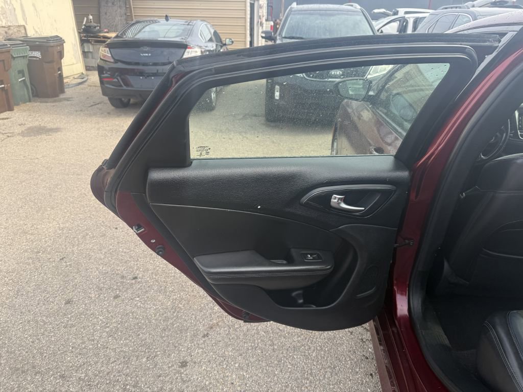 Used 2015 Chrysler 200 S w/ Comfort Group image 13