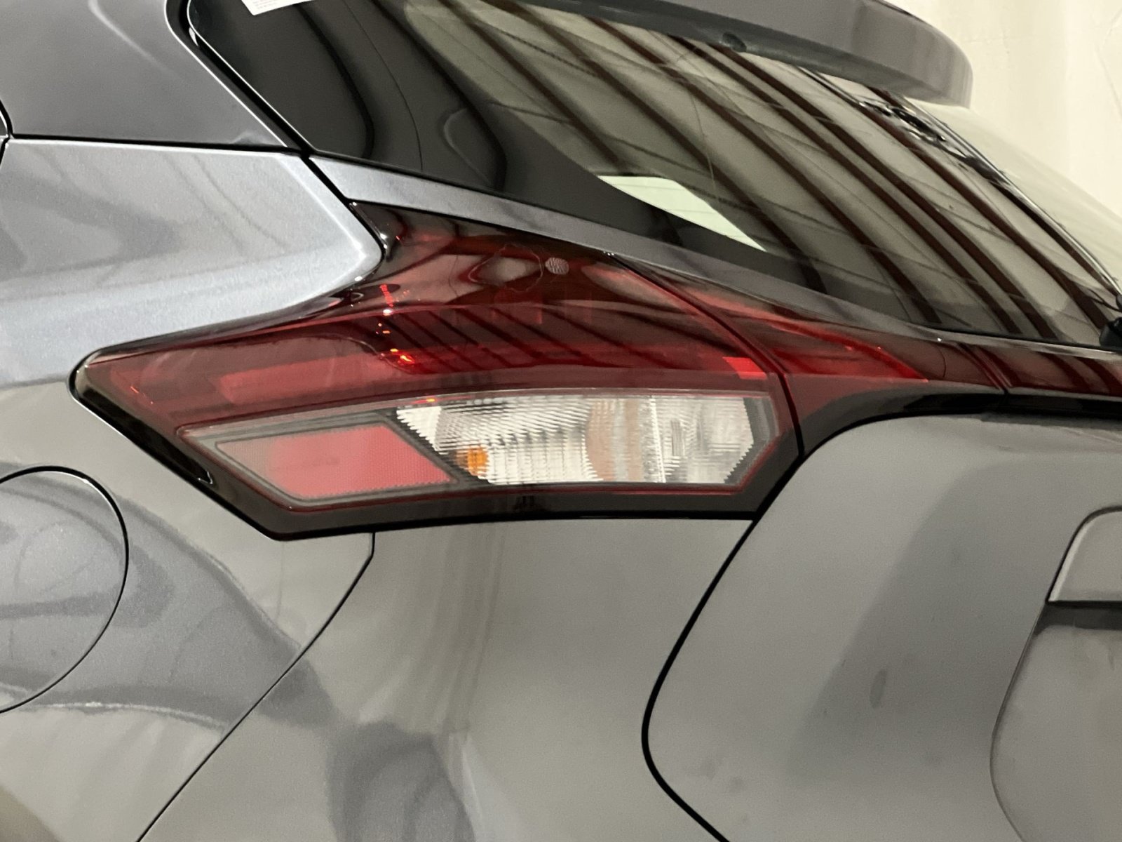 Used 2023 Nissan Kicks SR FWD image 14