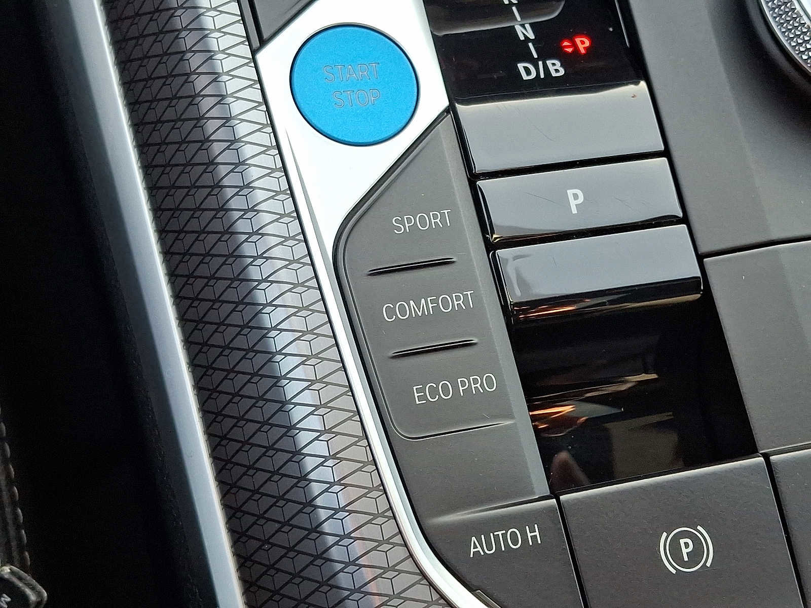 Used 2025 BMW i4 eDrive40 w/ Premium Package image 24