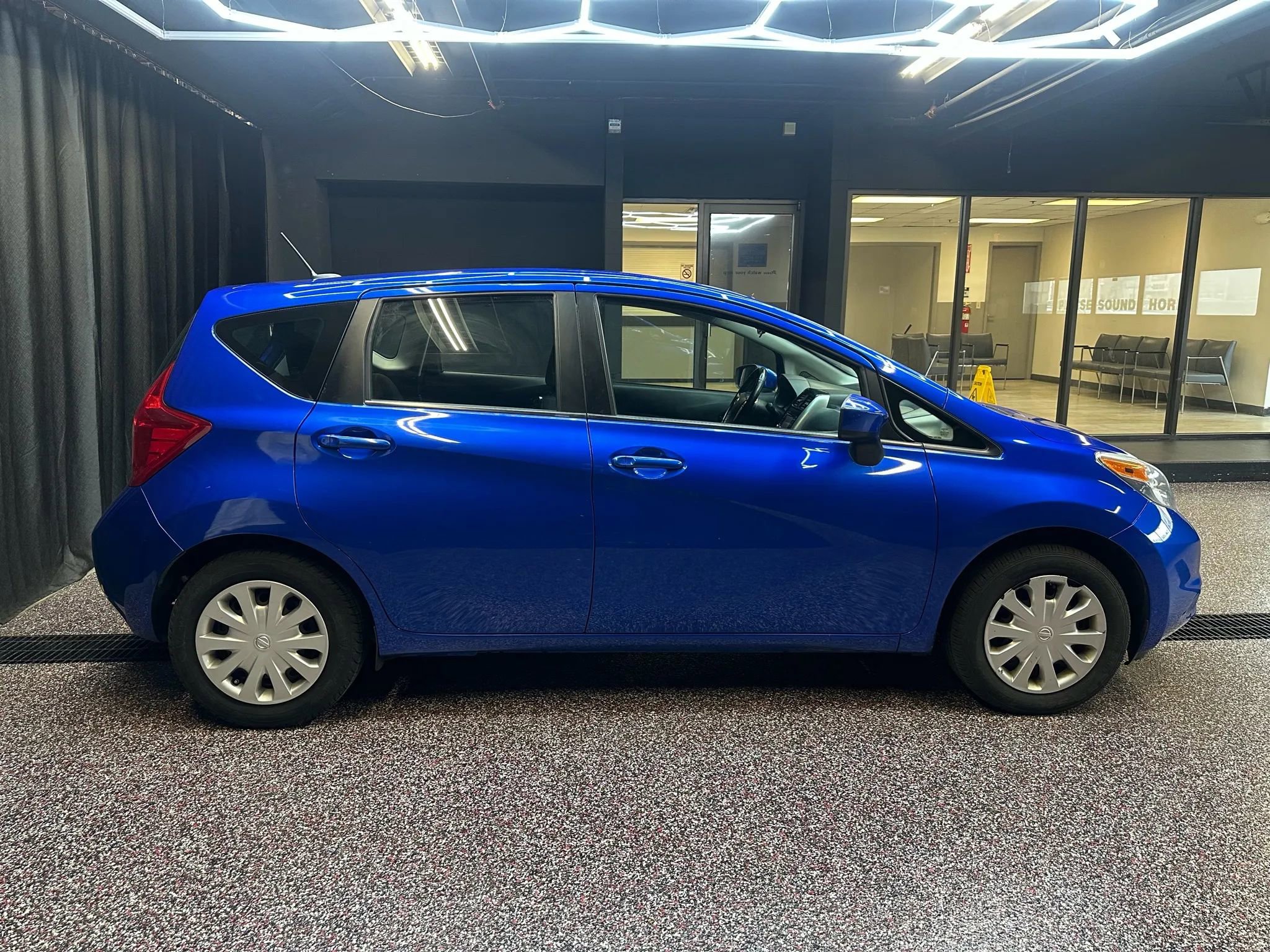 Used 2016 Nissan Versa Note SV image 8