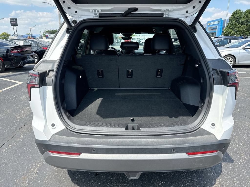 Used 2025 Chevrolet Equinox LT w/ Convenience Package II FWD image 24