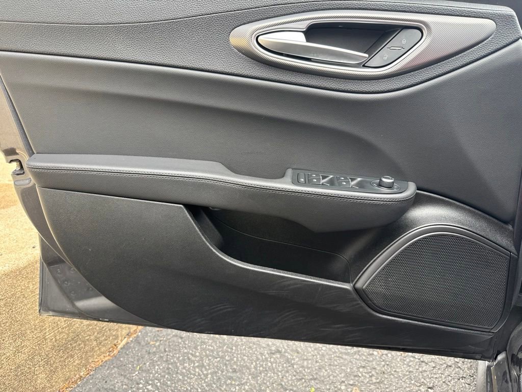 Used 2024 Alfa Romeo Giulia Veloce AWD/4WD image 23