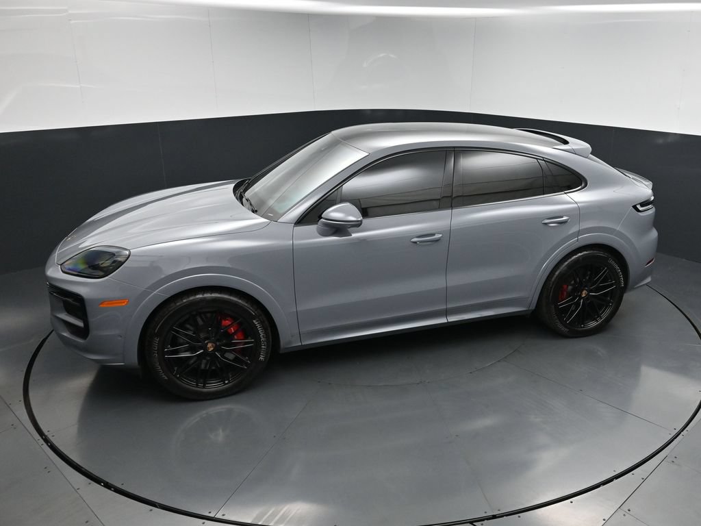 Certified 2025 Porsche Cayenne GTS AWD/4WD image 17
