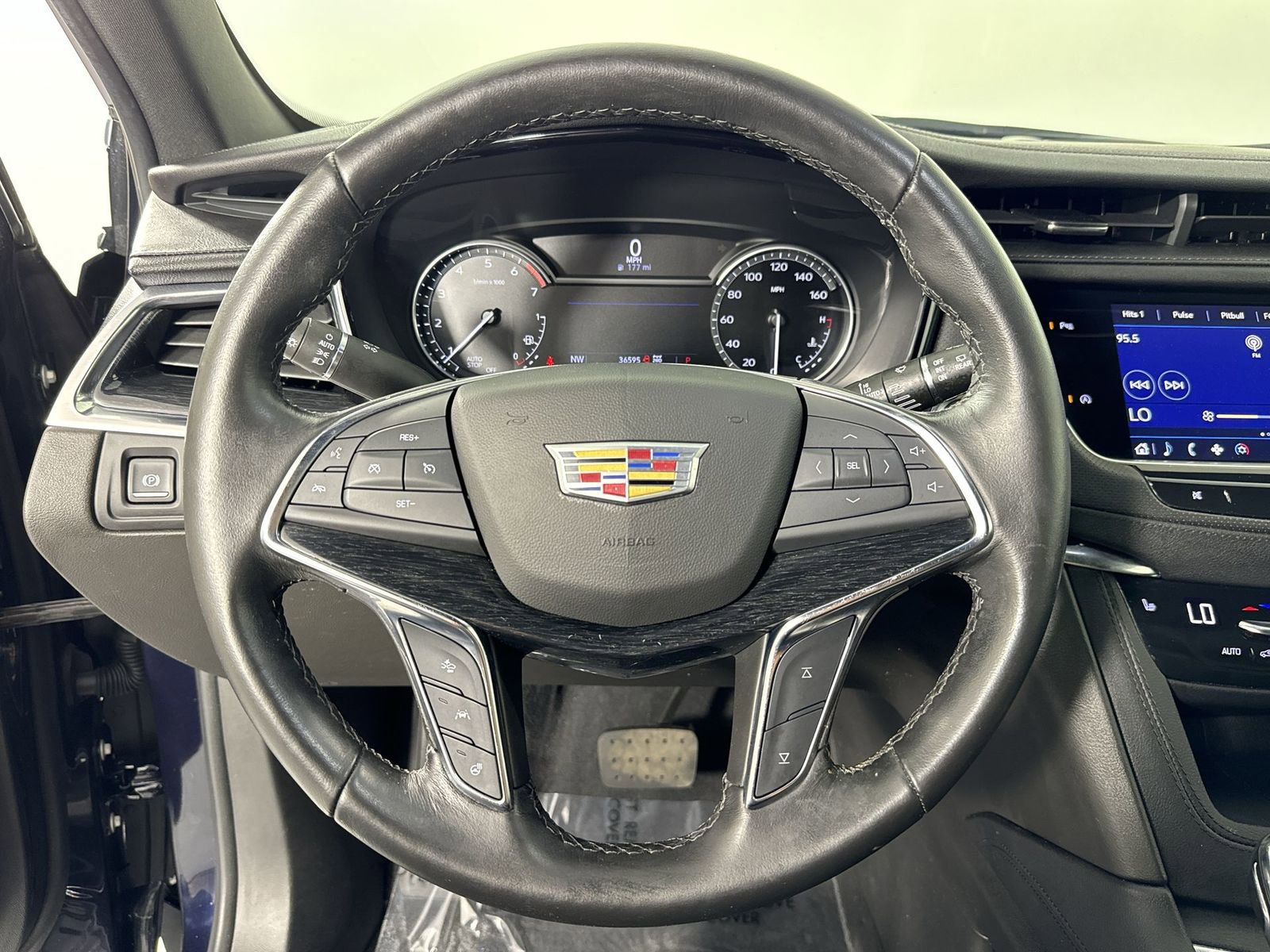Used 2022 Cadillac XT5 Premium Luxury AWD/4WD image 10