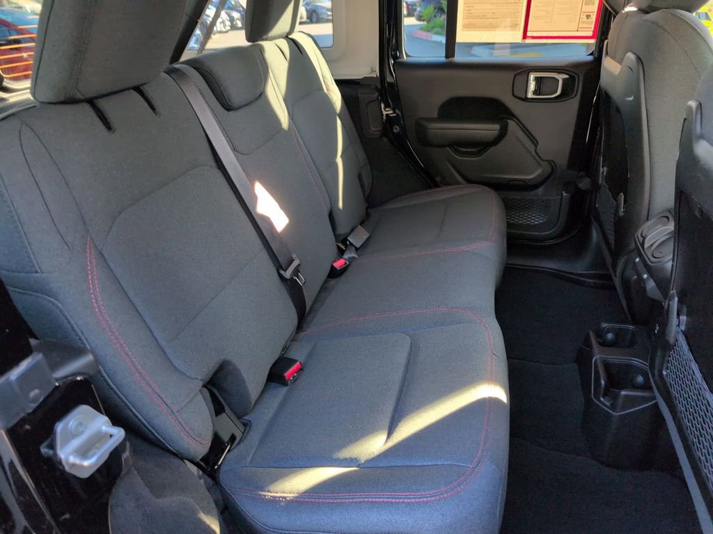 Used 2025 Jeep Wrangler Unlimited Rubicon image 30