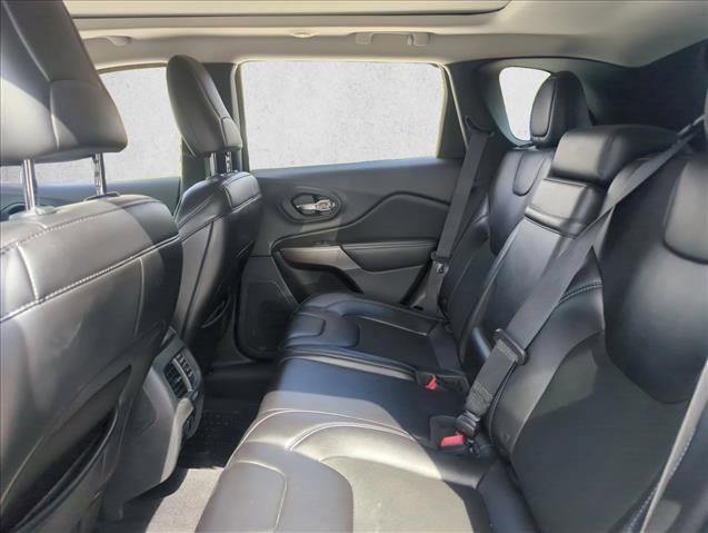 Used 2019 Jeep Cherokee Latitude Plus w/ Comfort/Convenience Group image 13