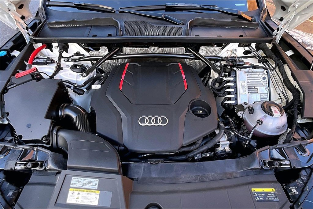 Used 2024 Audi SQ5 Premium Plus w/ Premium Plus Package image 30