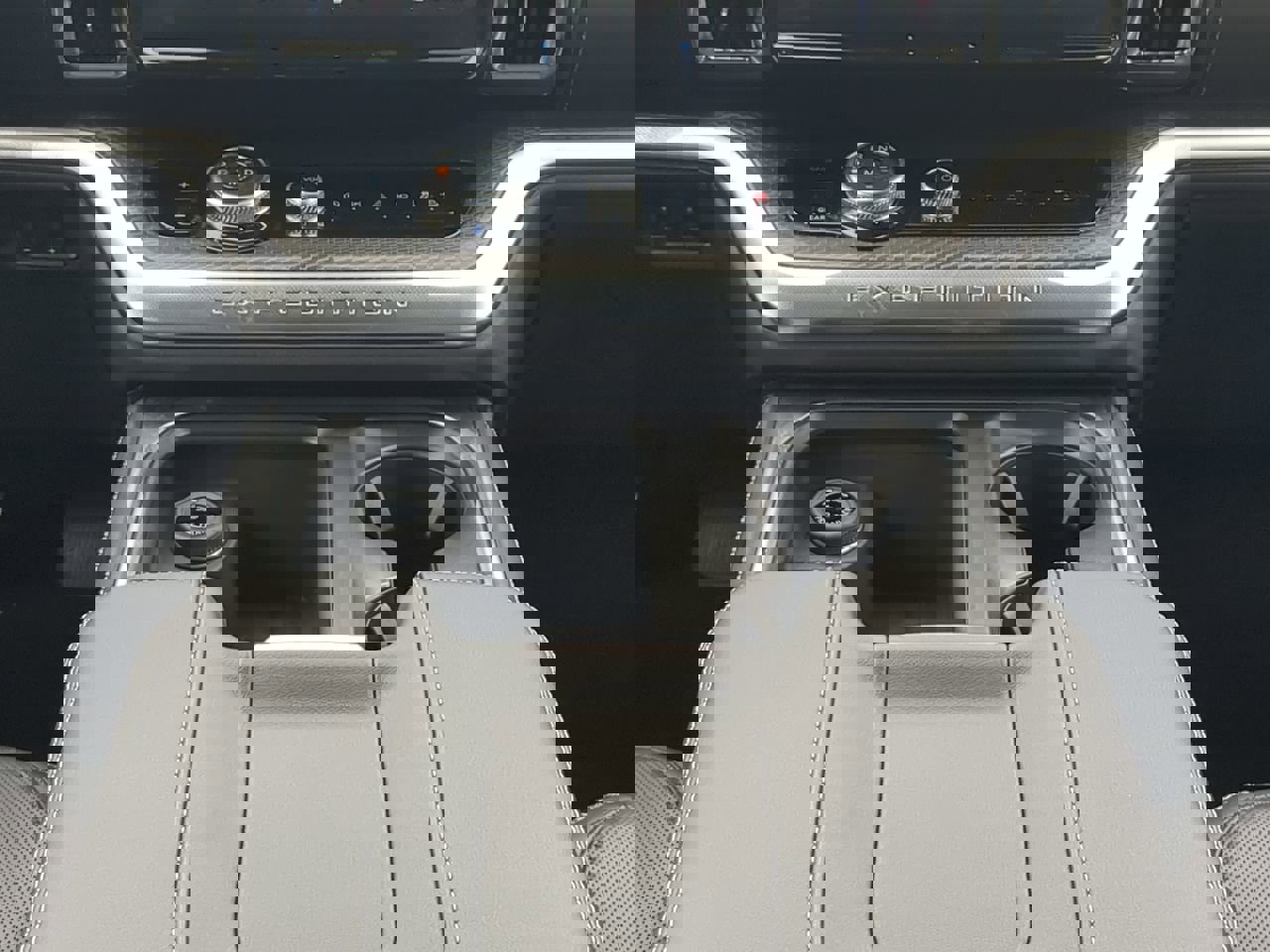 New 2026 Ford Expedition Platinum w/ Stealth Appearance Package image 17