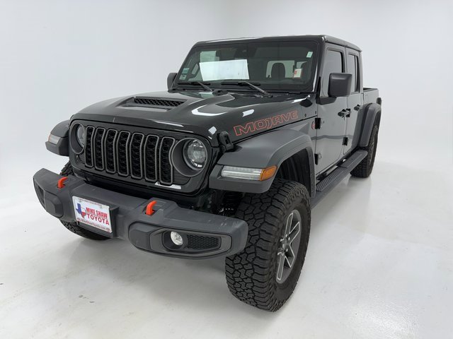 Used 2025 Jeep Gladiator Mojave w/ Convenience Group image 4