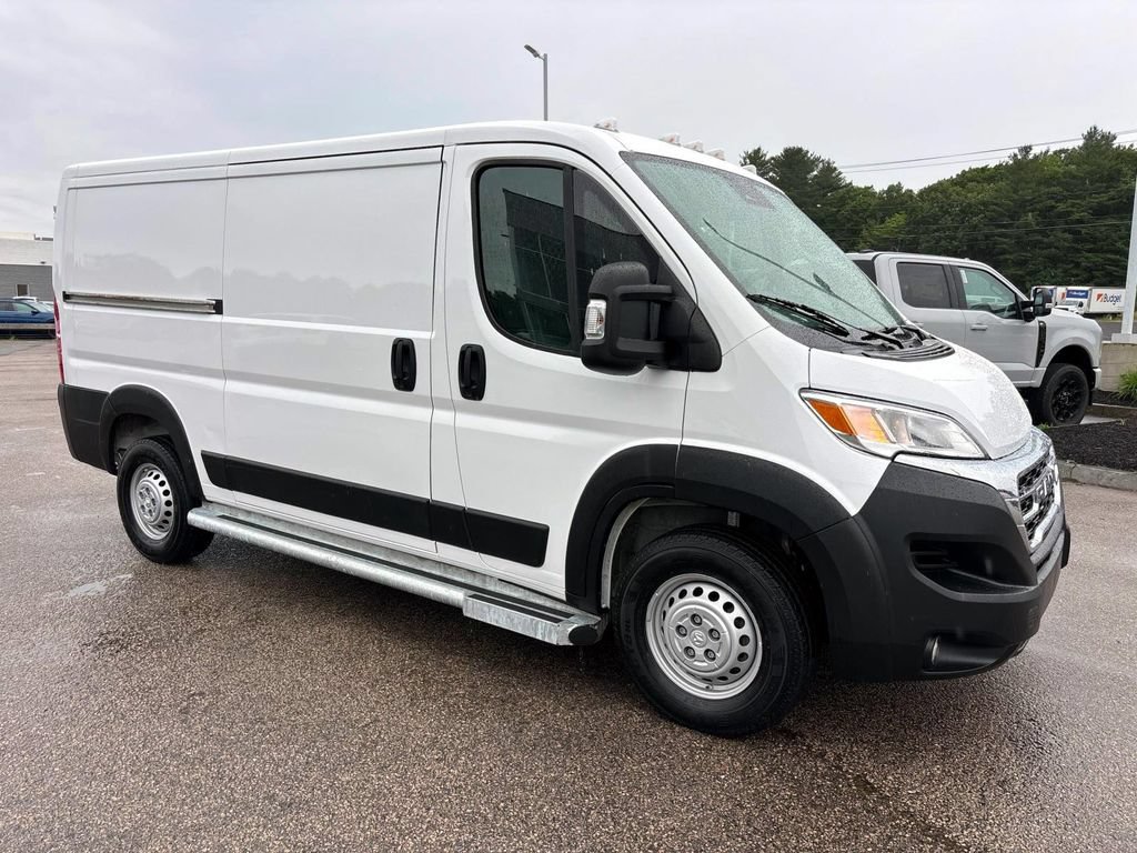 Used 2025 RAM ProMaster 2500 w/ U-Haul Equipment Group FWD image 8
