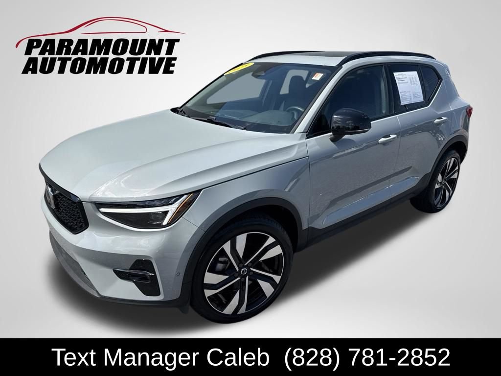 Used 2025 Volvo XC40 B5 Plus w/ Protection Package Premier AWD/4WD 360° Tour
