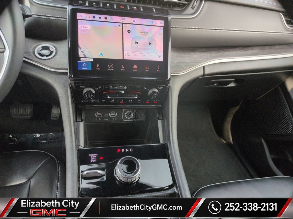 Used 2024 Jeep Grand Cherokee Limited w/ Trailer Tow Package AWD/4WD image 15