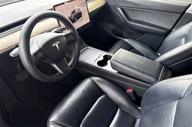 Used 2022 Tesla Model Y Long Range image 13