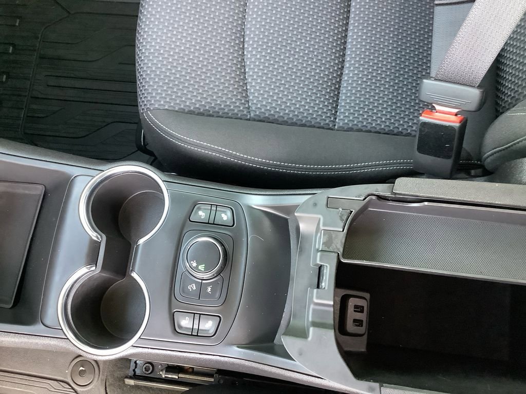 Used 2024 GMC Terrain SLE w/ Driver Convenience Package FWD image 23