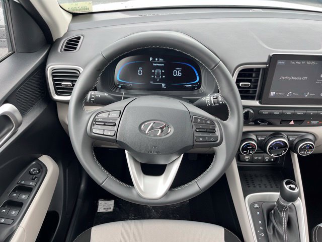 New 2026 Hyundai Venue SEL FWD image 8