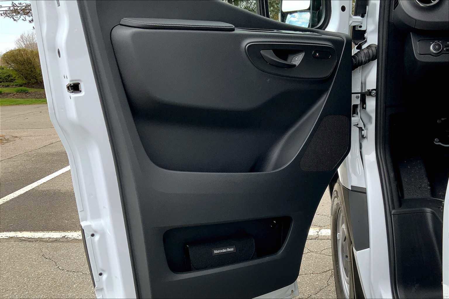 Used 2025 Mercedes-Benz Sprinter 2500 image 14
