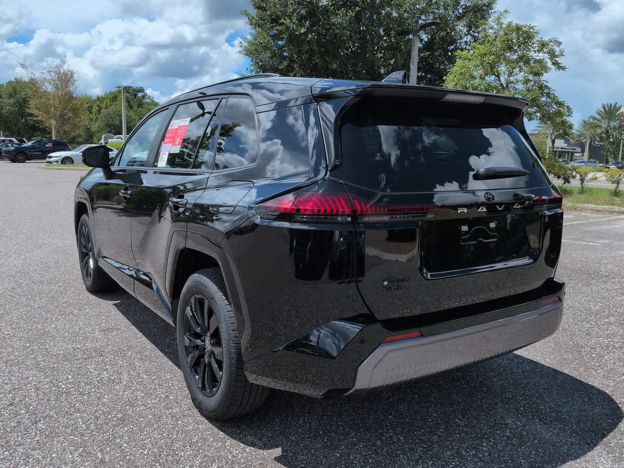 Used 2026 Toyota RAV4 SE w/ Convenience Package AWD/4WD image 4