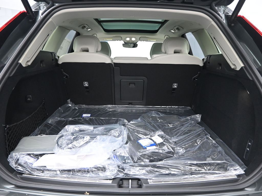 New 2026 Volvo XC60 T8 Ultra image 25