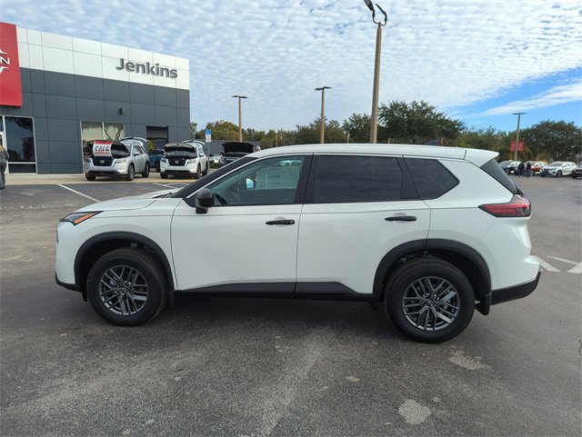 New 2026 Nissan Rogue S image 7