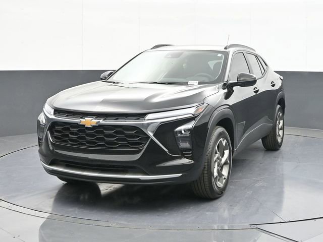 New 2026 Chevrolet Trax LT w/ Driver Confidence Package FWD video 2