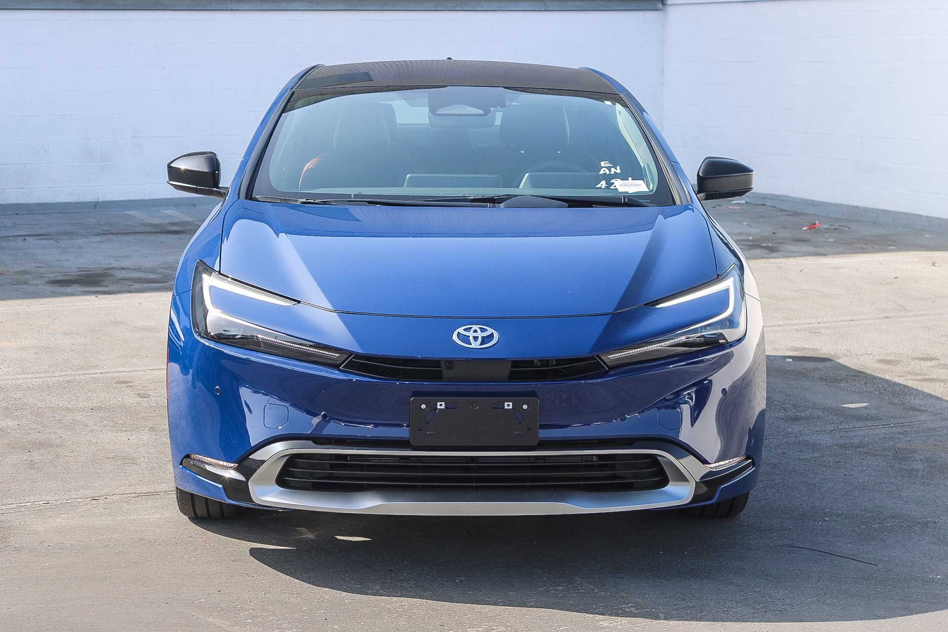 New 2026 Toyota Prius Plug-In Hybrid FWD image 2