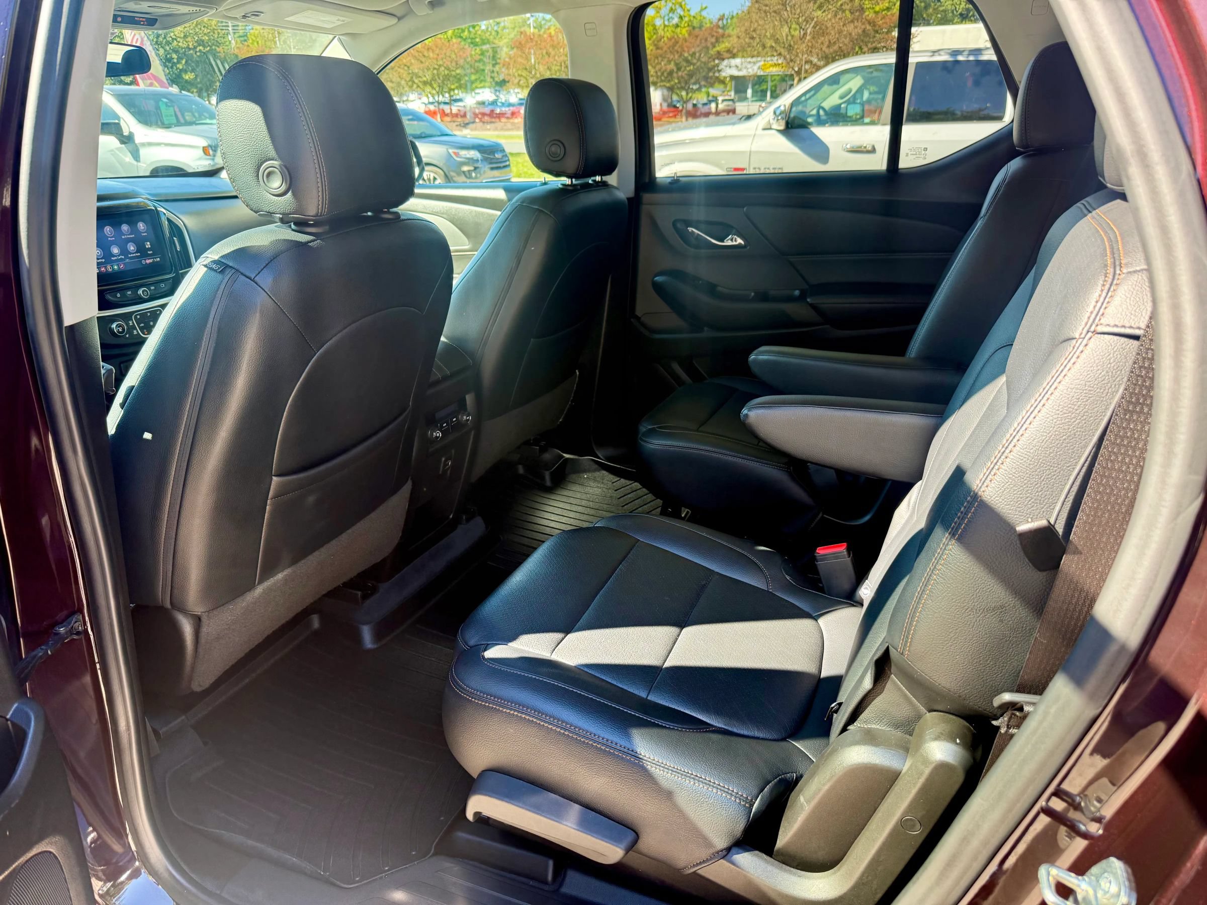 Used 2021 Chevrolet Traverse LT FWD image 10