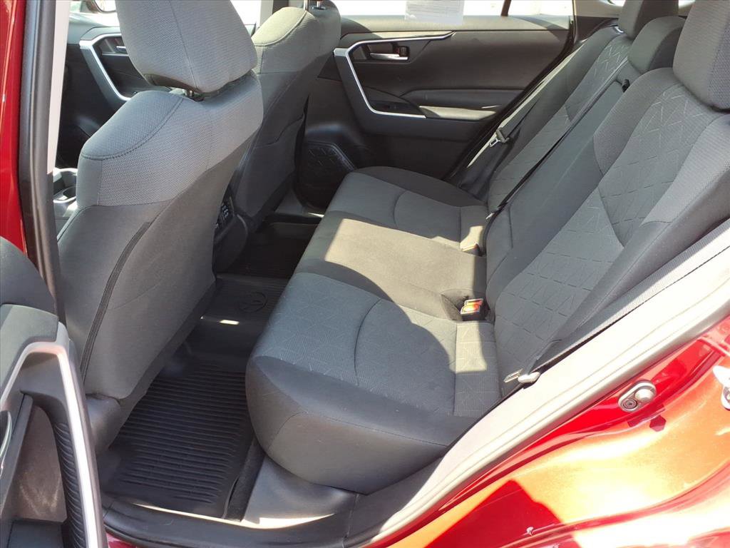 Used 2021 Toyota RAV4 XLE w/ Convenience Package AWD/4WD image 7