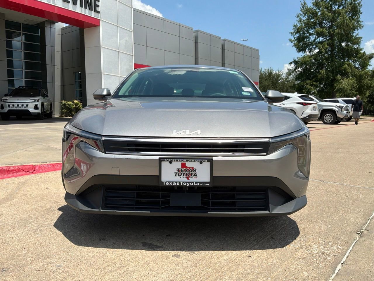 Used 2025 Kia K4 FWD image 3