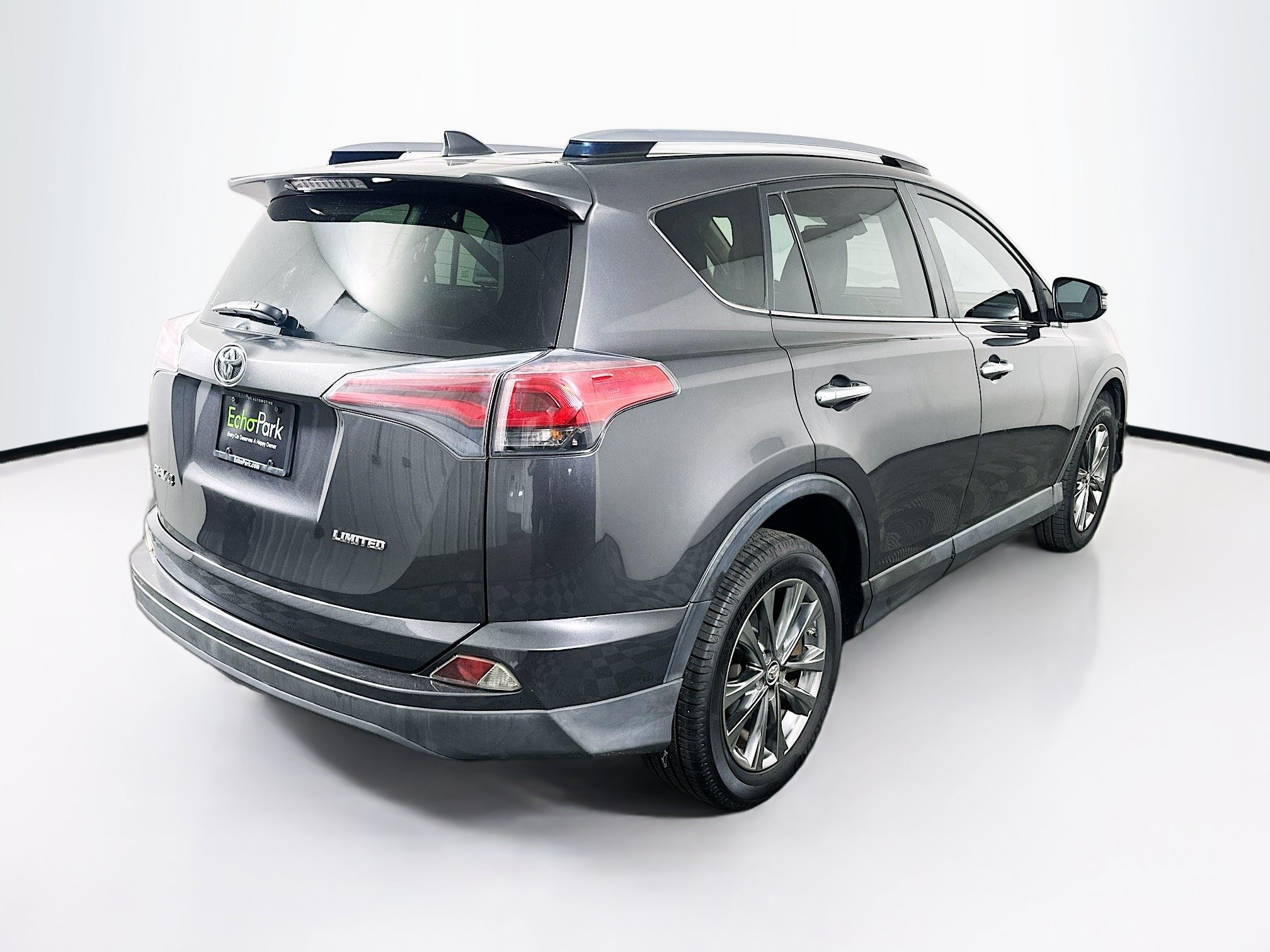 Used 2018 Toyota RAV4 Limited FWD image 9