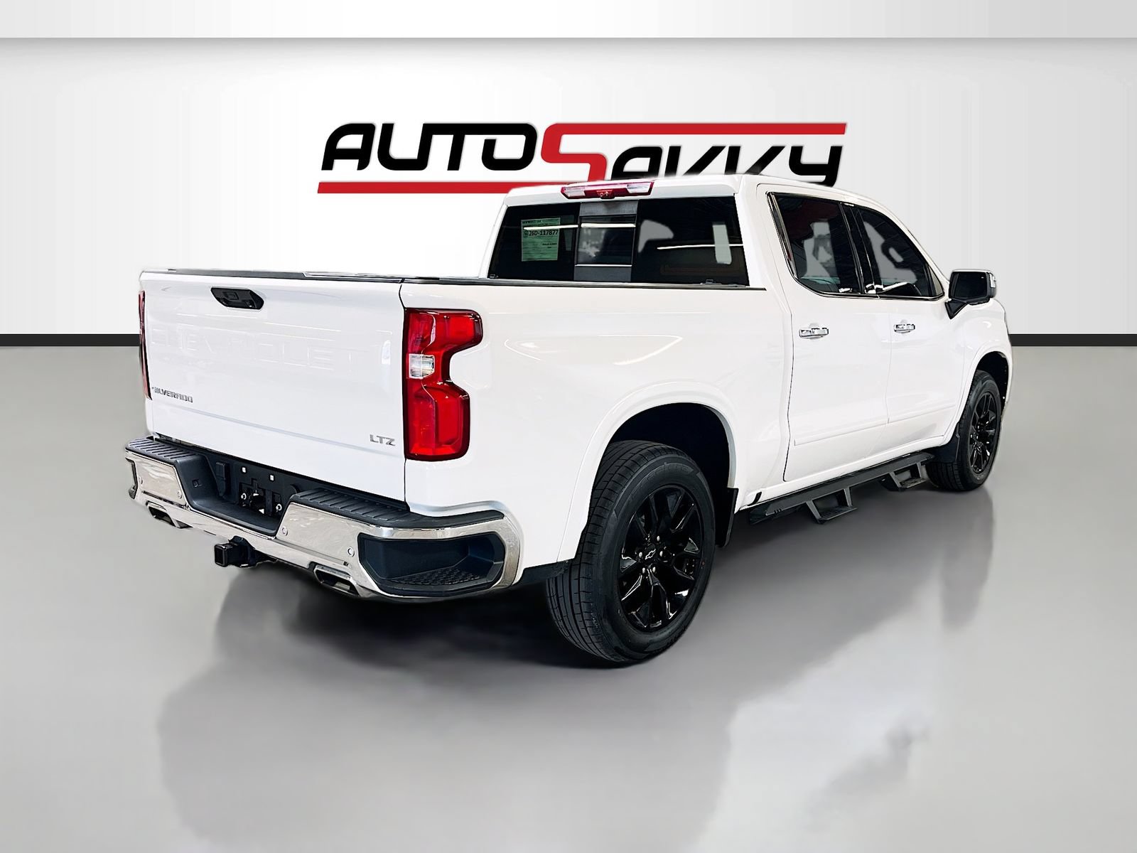 Used 2025 Chevrolet Silverado 1500 LTZ w/ LTZ Premium Package AWD/4WD image 7