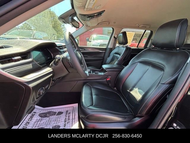 Used 2024 Jeep Grand Cherokee Limited w/ Black Appearance Package image 20