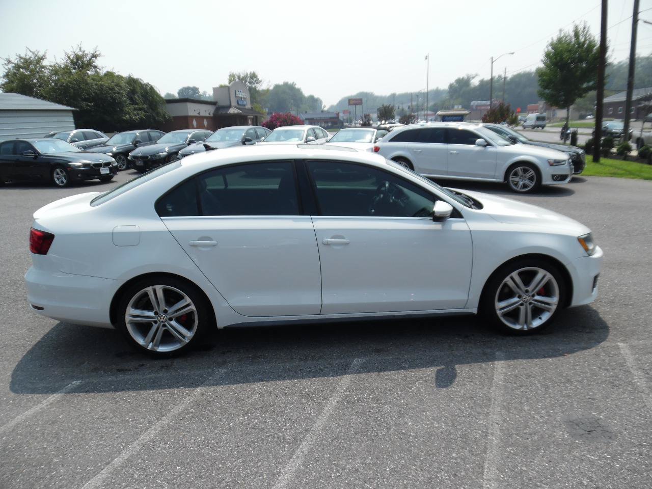 Used 2015 Volkswagen Jetta GLI SE FWD image 7