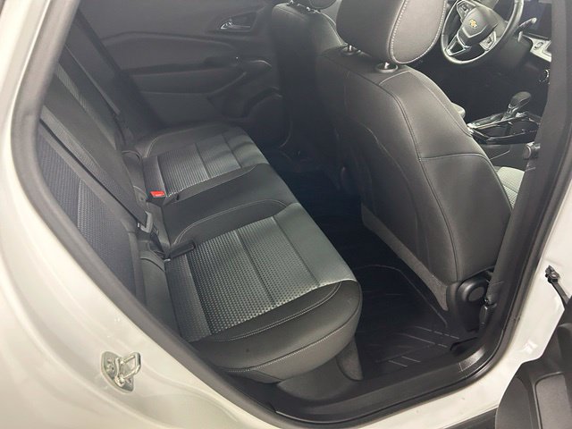 Used 2025 Chevrolet Trax LT w/ LT Convenience Package FWD image 14