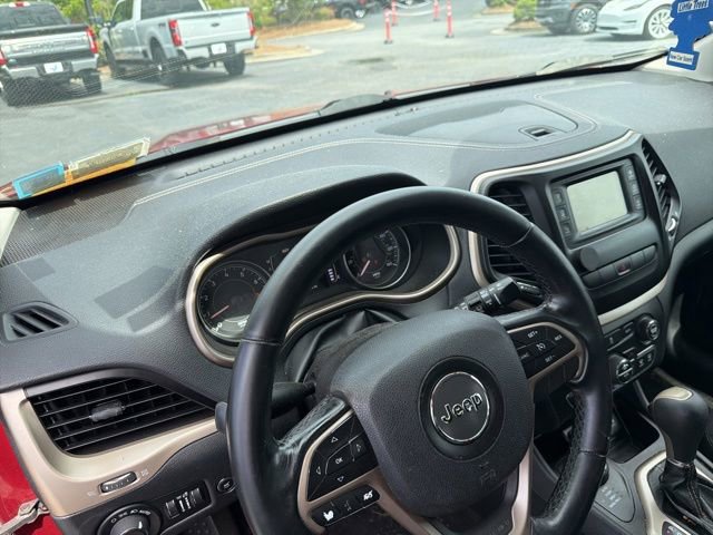 Used 2014 Jeep Cherokee Latitude w/ Comfort/Convenience Group AWD/4WD image 2
