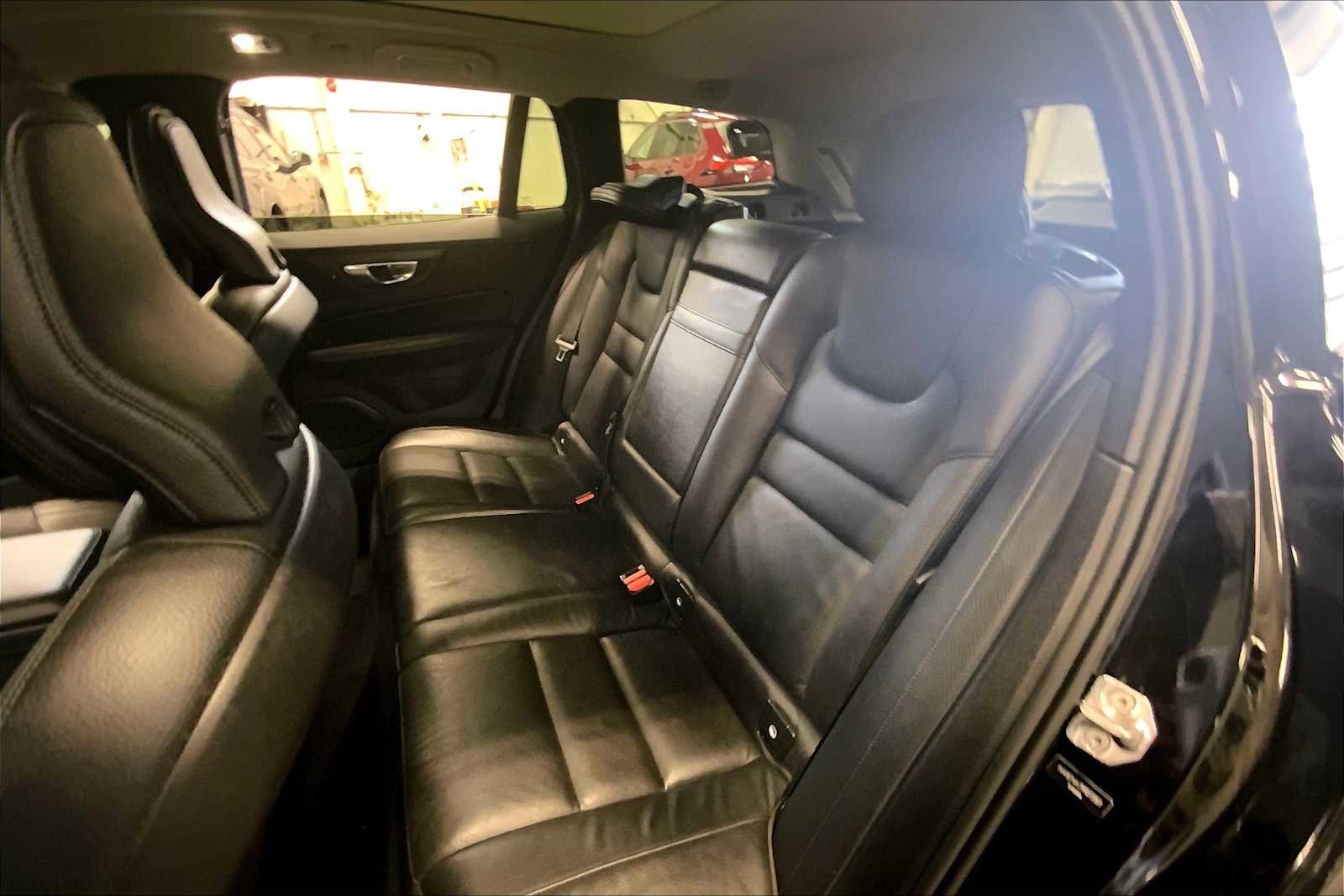 Used 2021 Volvo V60 T5 Cross Country image 20