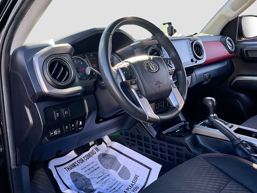 Used 2022 Toyota Tacoma SR5 w/ Technology Package AWD/4WD image 9